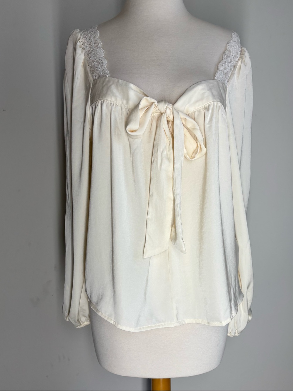 GAP Ivory Lace-Trim Bow Front Chemise Top